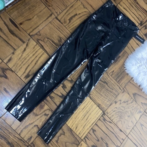 NWT Perfect Control Temperature Patent Leather Legging in Black NonnaCollection - Picture 13 of 16